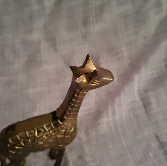 Vintage Brass Giraffe Figurine with Textured Spots (6 3/8" Tall) - Picture 9 of 11